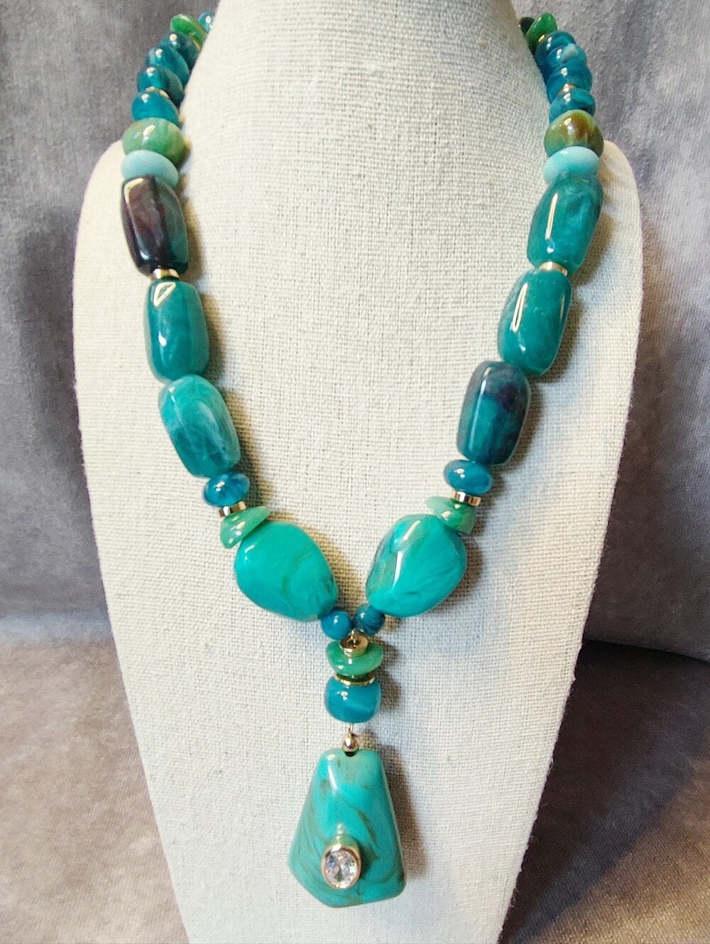 NATASHA Faux Turquoise Chunky Marbled Clear Bezel Set Stone Lucite Necklace NWT